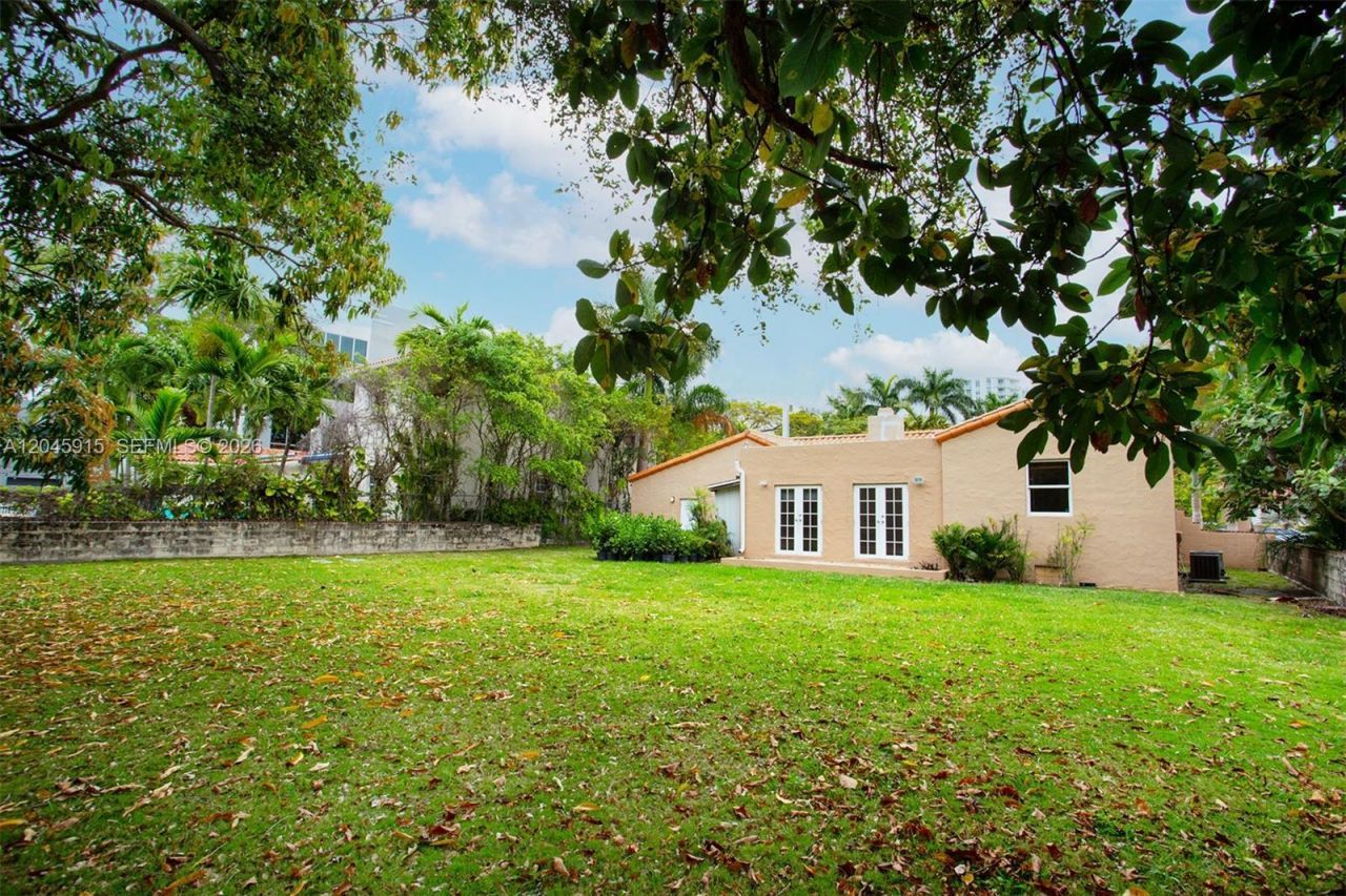 236 SW 28th Rd , Miami, FL 33129 Photo