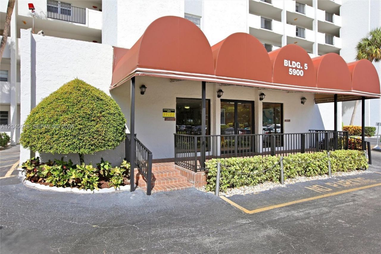 5900 NW 44th St , Unit 605, Lauderhill, FL 33319 Photo