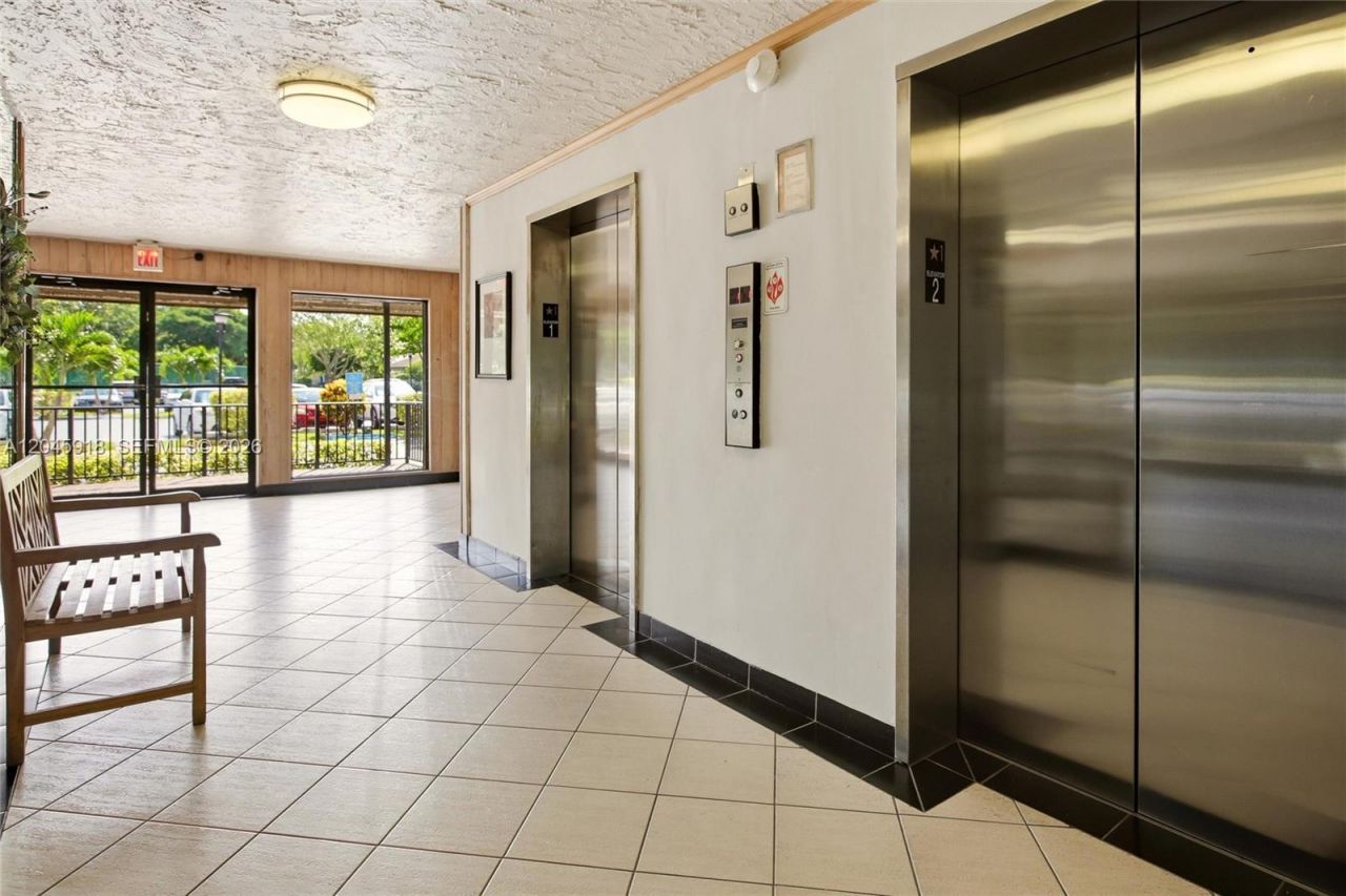 5900 NW 44th St , Unit 605, Lauderhill, FL 33319 Photo
