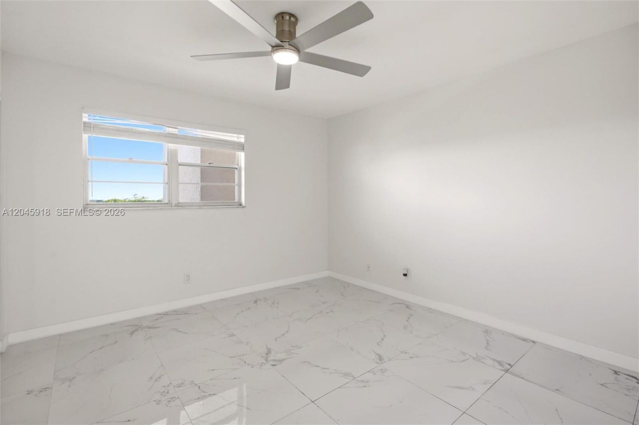 5900 NW 44th St , Unit 605, Lauderhill, FL 33319 Photo