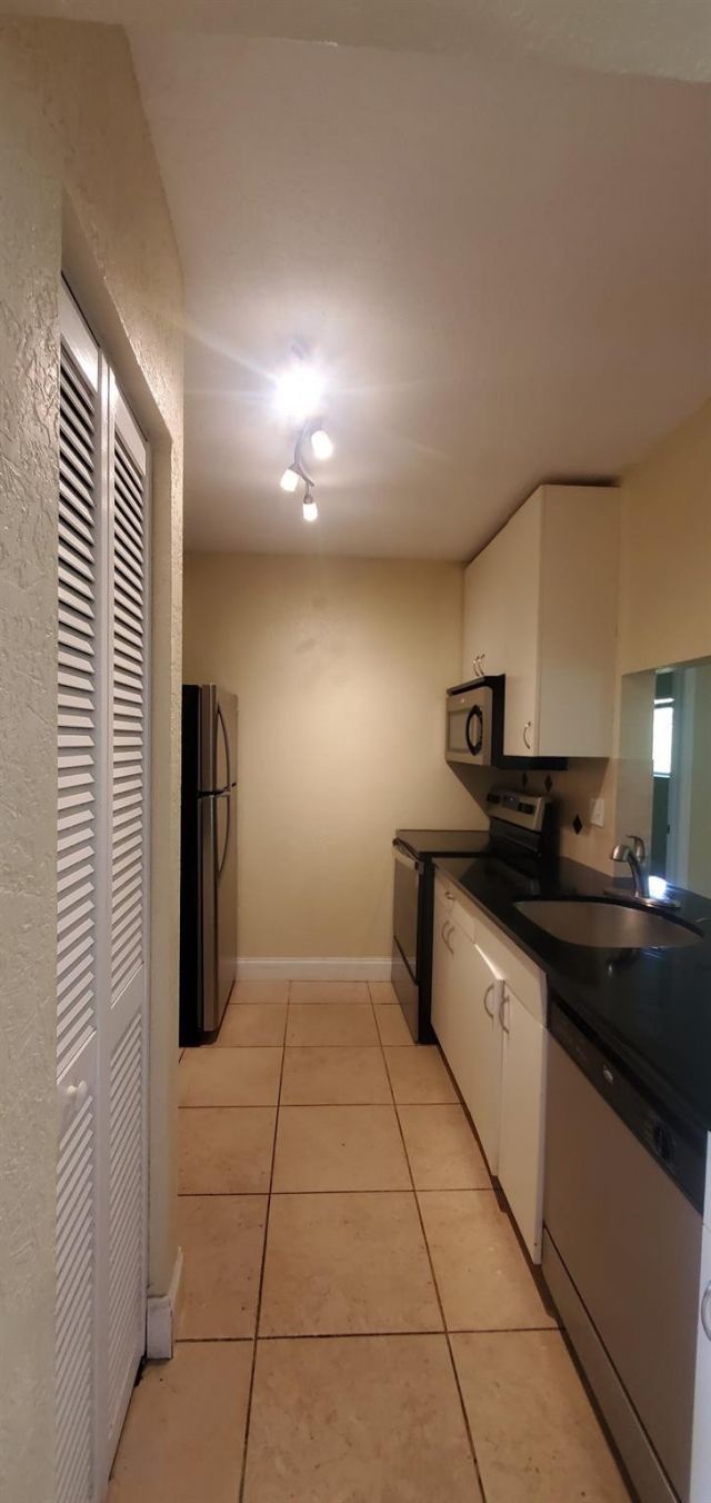1444 Windsor Court, Unit 1, Fort Lauderdale, FL 33304 Photo
