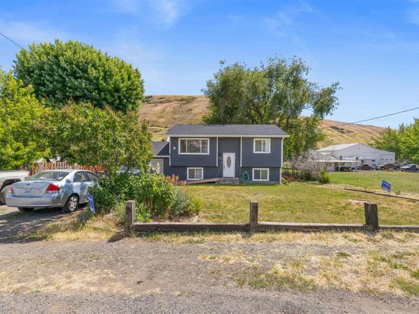 2460 State Street, Pomeroy, WA 99347