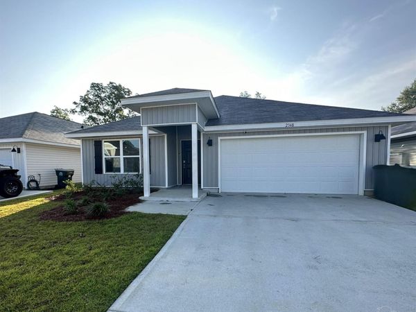 2348 Kirkwood Dr, Cantonment, FL 32533
