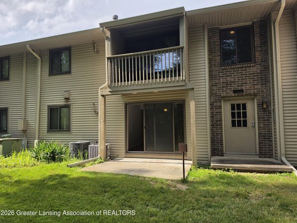 1715 Maple Ridge Road, Haslett, MI 48840
