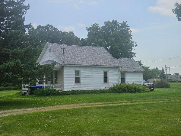 616 5th Avenue , Belle Plaine, IA 52208