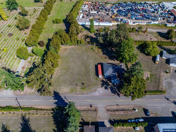 995 Belle Passi Rd NE, Woodburn, OR 97071