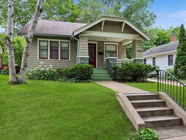 708 Grant St, Iowa City, IA 52240