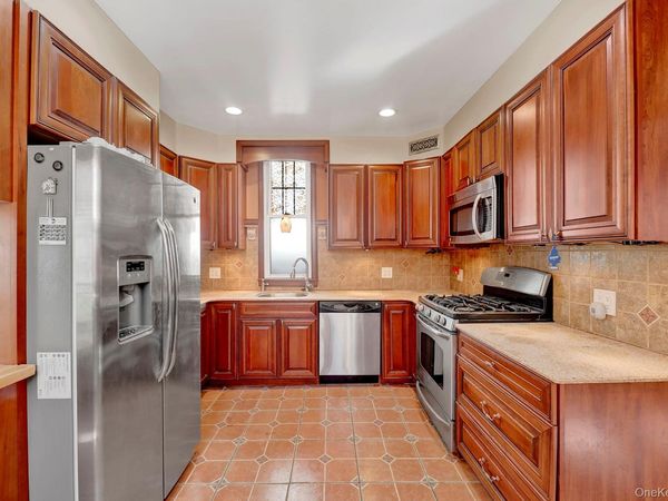 964 E 94th Street , Brooklyn, NY 11236