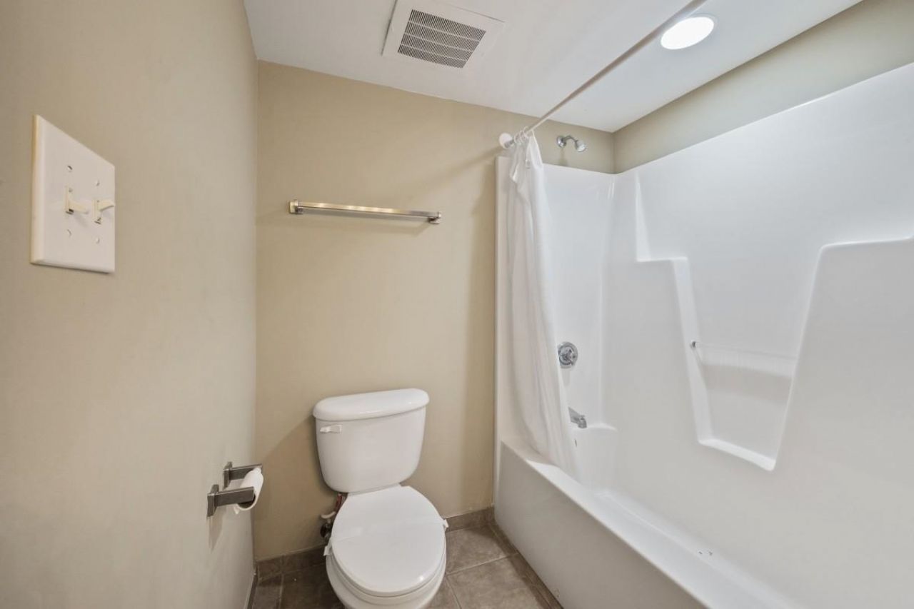 1707 Perrin Dr.  Photo 14