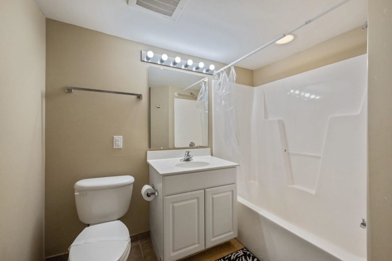 1707 Perrin Dr.  Photo 16