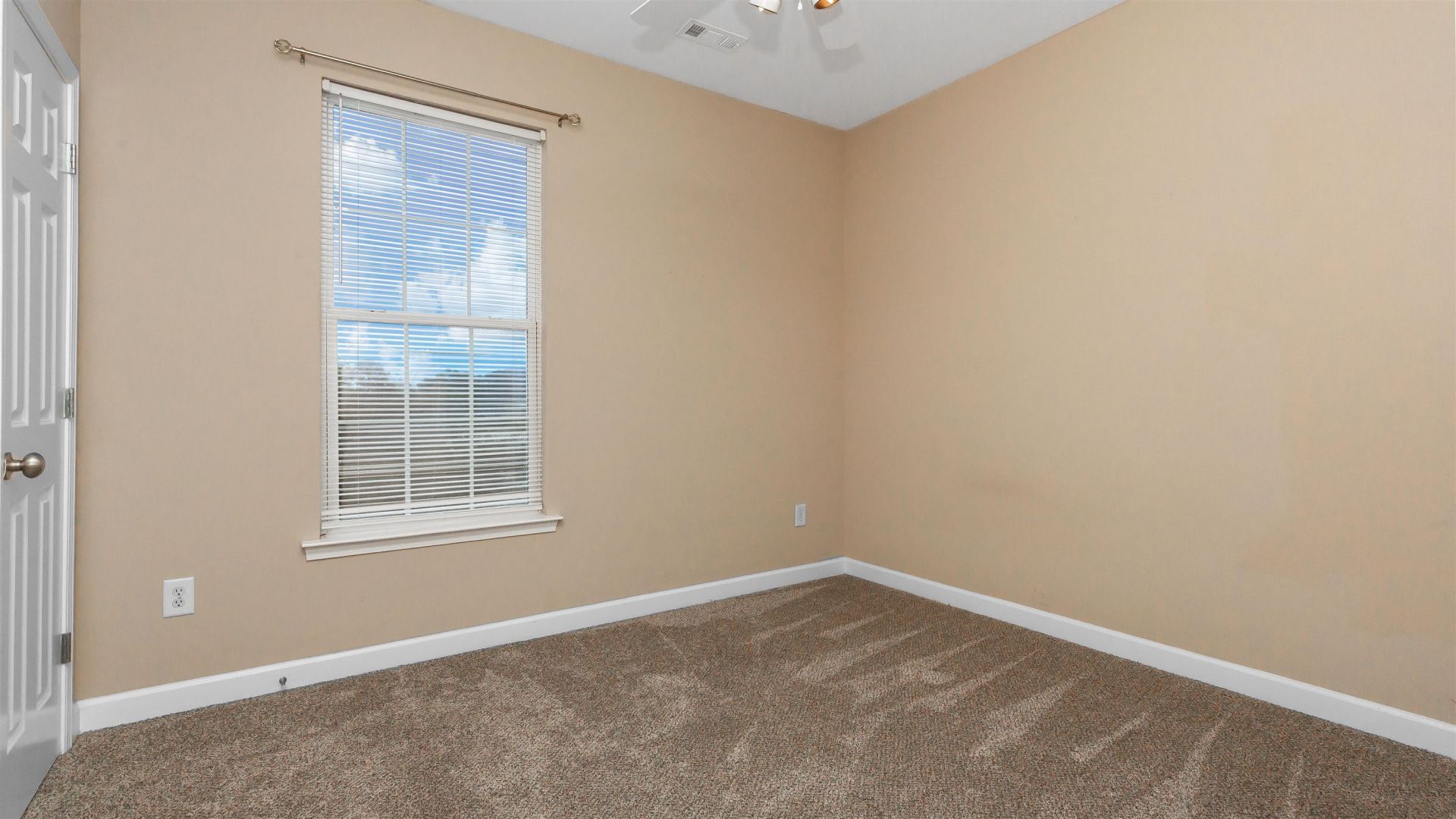 2954 Yancey Way  Photo 27