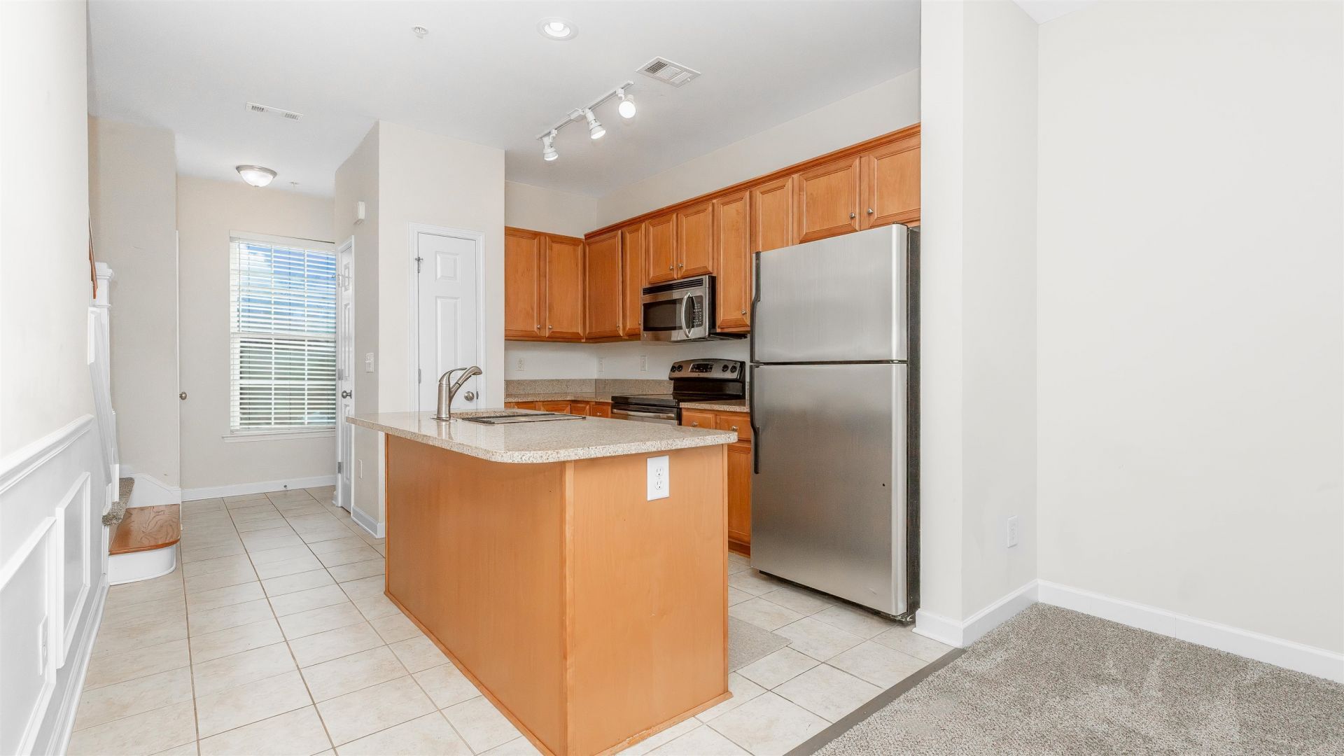2954 Yancey Way  Photo 5
