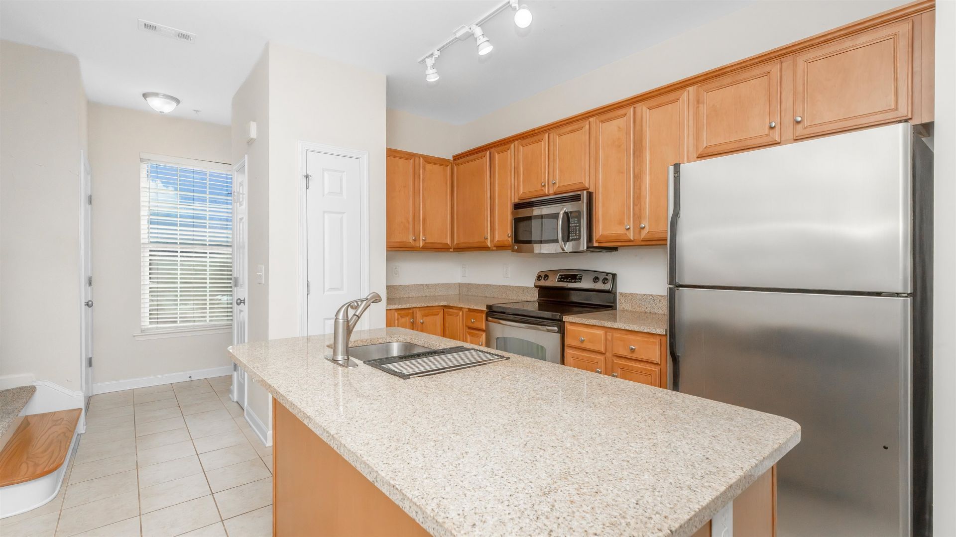 2954 Yancey Way  Photo 7