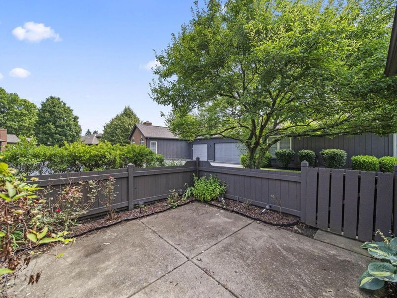 2636 Trottersway Drive, Unit 29, Columbus, OH 43235 Photo 6