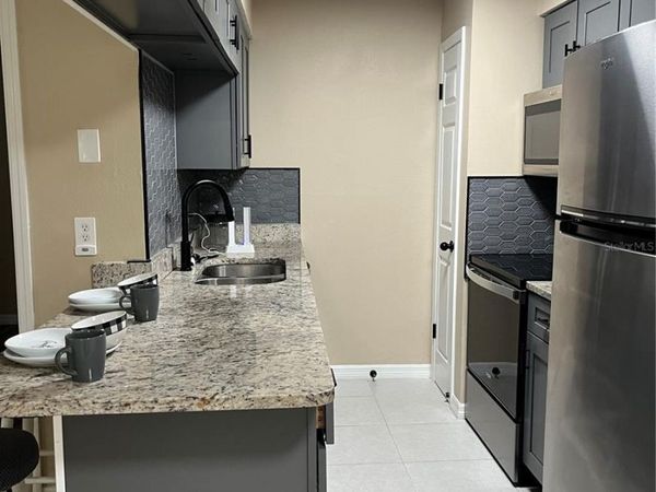 211 THORN TREE PLACE, BRANDON, FL 33510