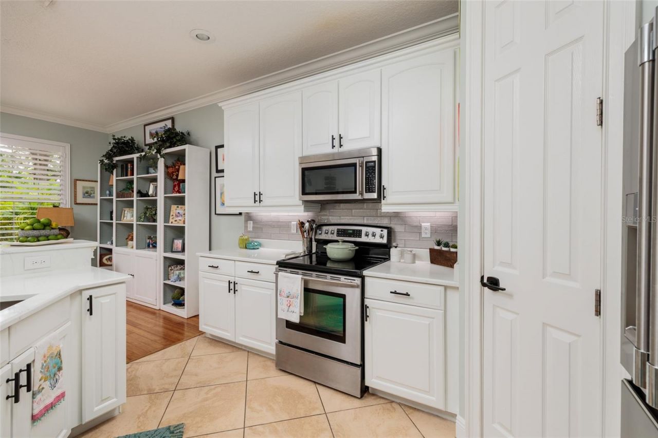190 Banyan Bay Drive, Saint Petersburg, FL 33705 Photo