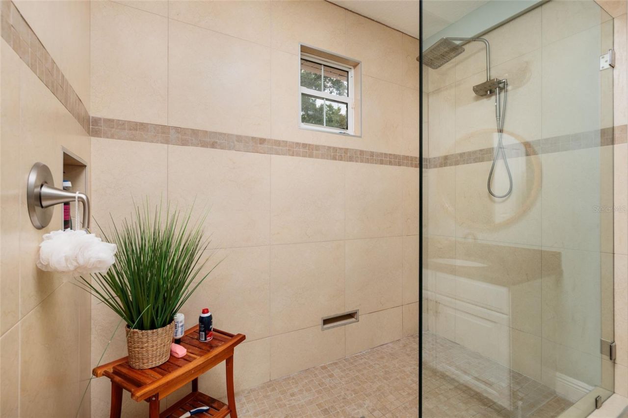 190 Banyan Bay Drive, Saint Petersburg, FL 33705 Photo