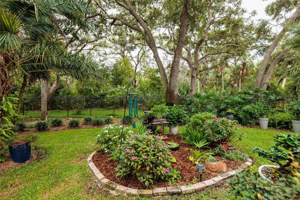190 Banyan Bay Drive, Saint Petersburg, FL 33705 Photo