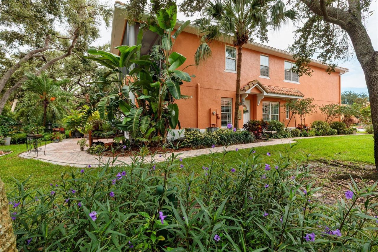 190 Banyan Bay Drive, Saint Petersburg, FL 33705 Photo
