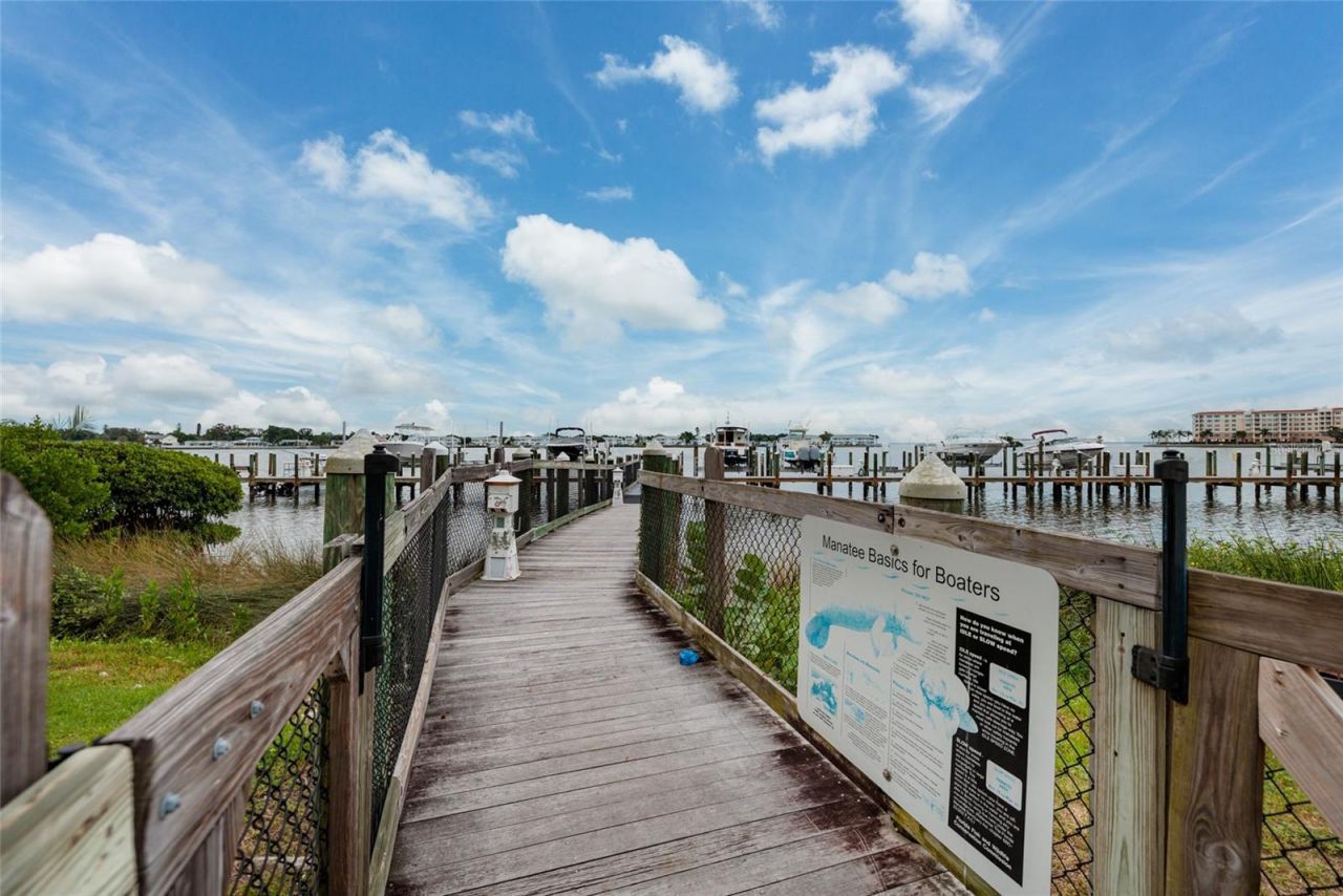 190 Banyan Bay Drive, Saint Petersburg, FL 33705 Photo