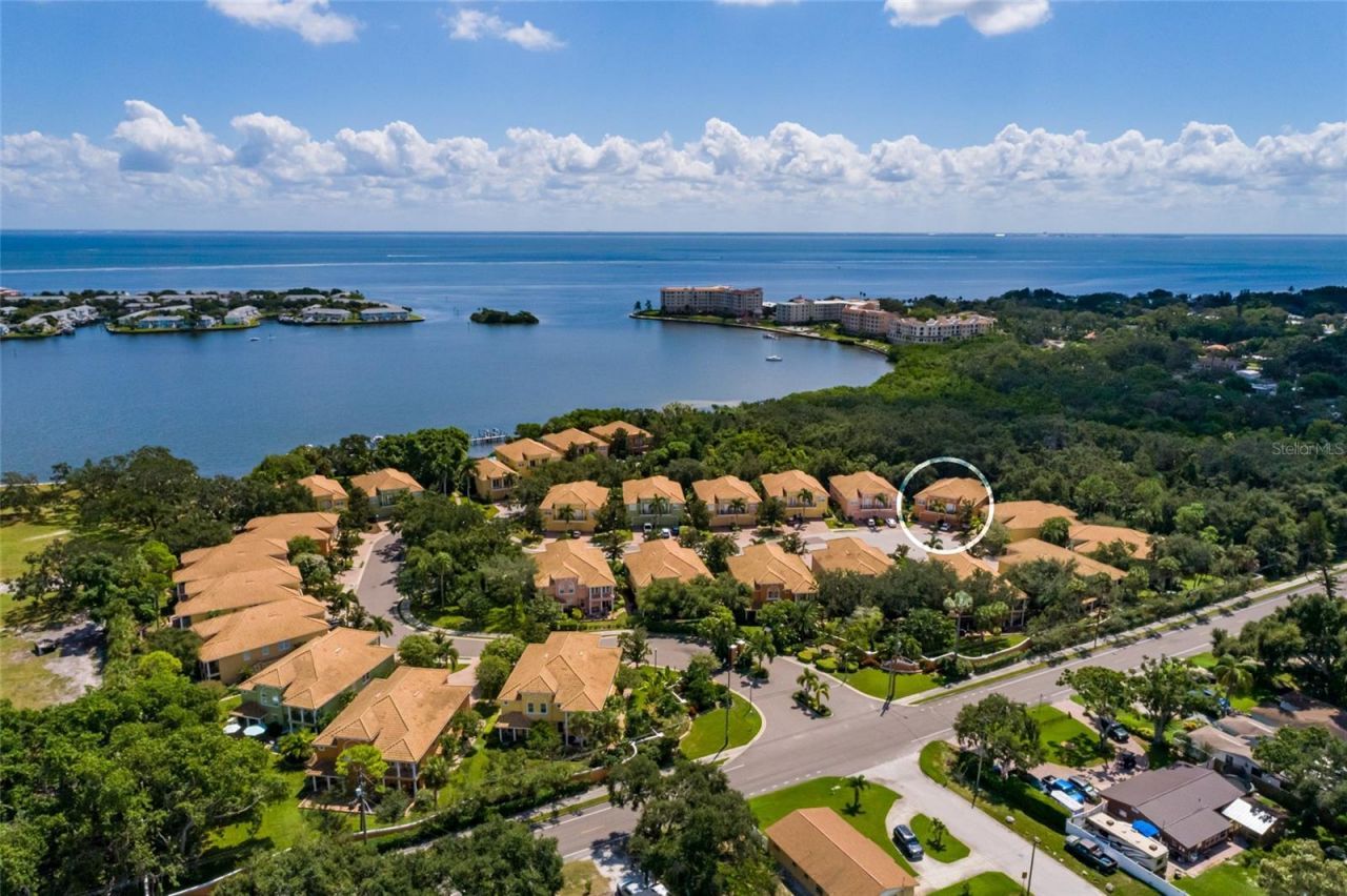 190 Banyan Bay Drive, Saint Petersburg, FL 33705 Photo