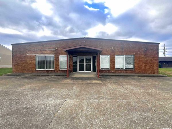 3907 W Ernestine Drive, Marion, IL 62959