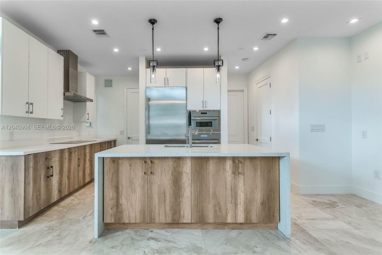 3406 Ponce De Leon Blvd, Coral Gables, FL 33134 Photo