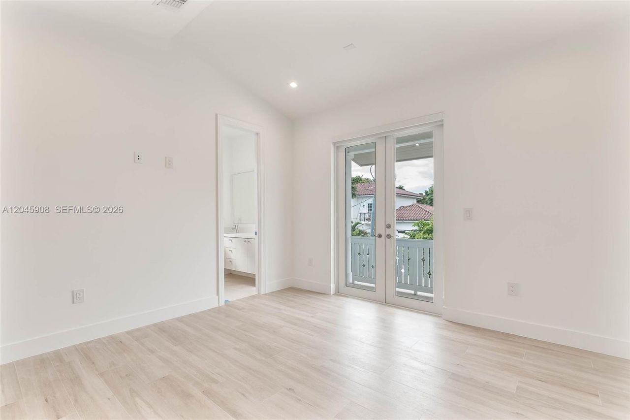 3406 Ponce De Leon Blvd, Coral Gables, FL 33134 Photo