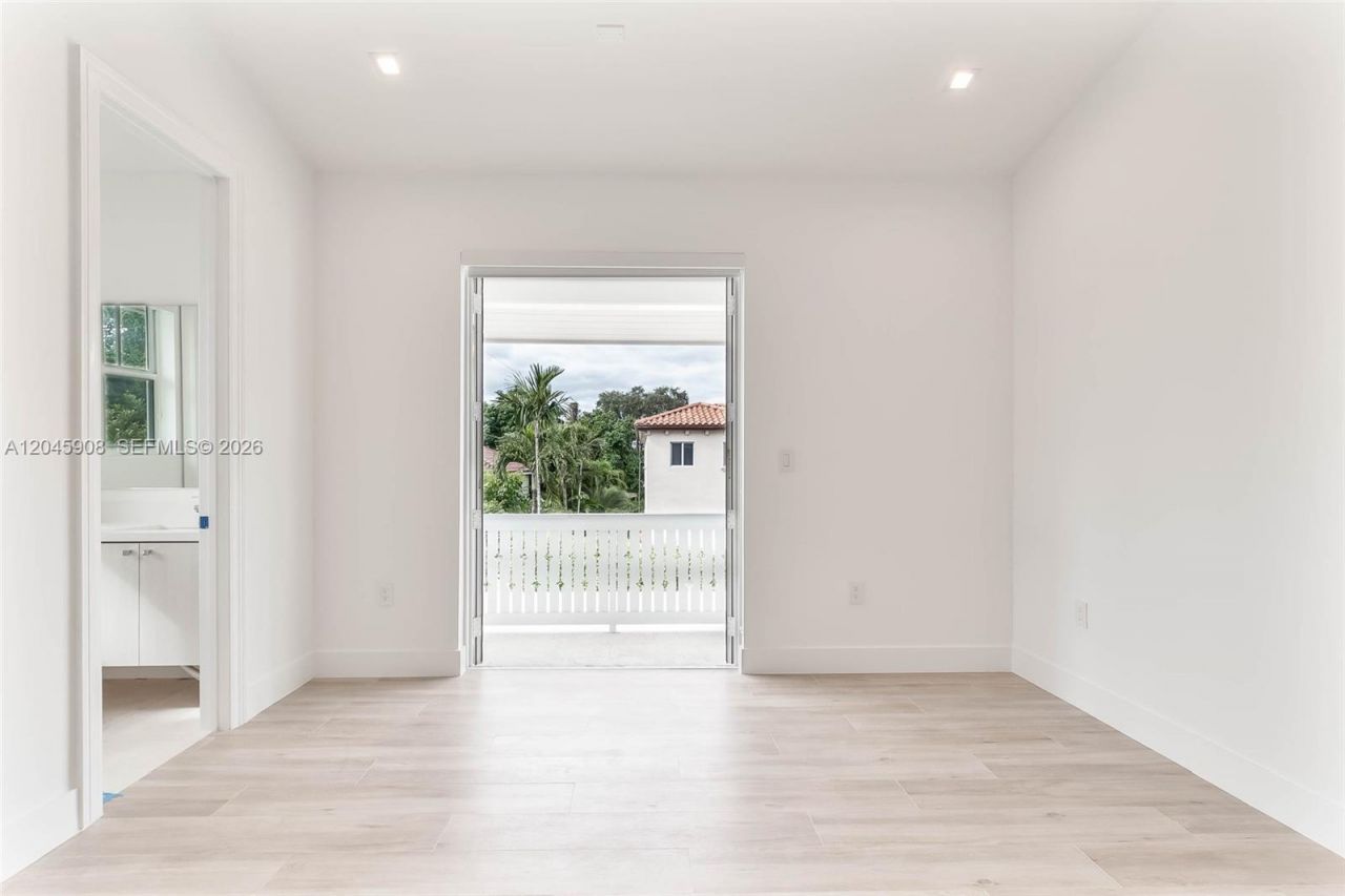 3406 Ponce De Leon Blvd, Coral Gables, FL 33134 Photo
