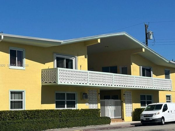 8101 Abbott Ave, Unit 17, Miami Beach, FL 33141