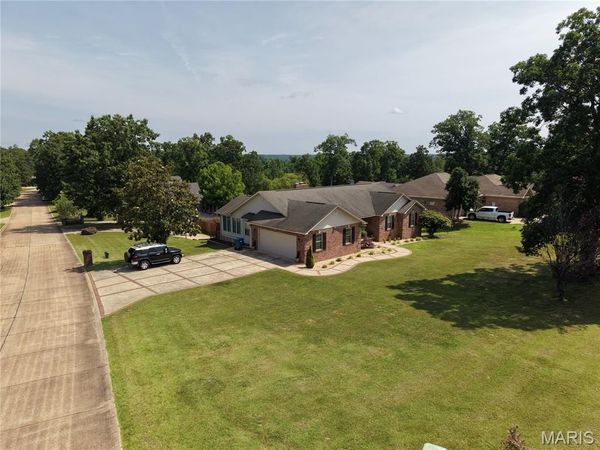 3553 Tanglewood Road , Poplar Bluff, MO 63901