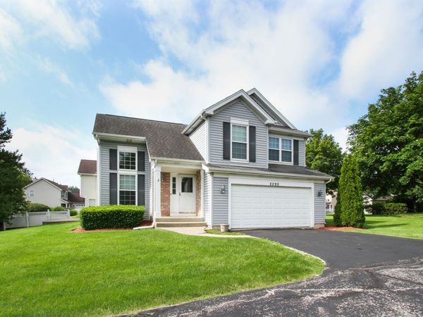 2290 APPLEWOOD Lane , Woodstock, IL 60098