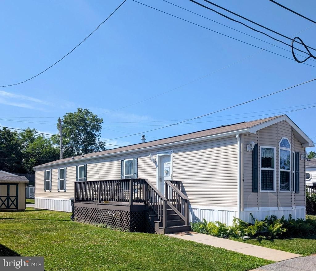 19 FLEMING DRIVE , COATESVILLE, PA 19320