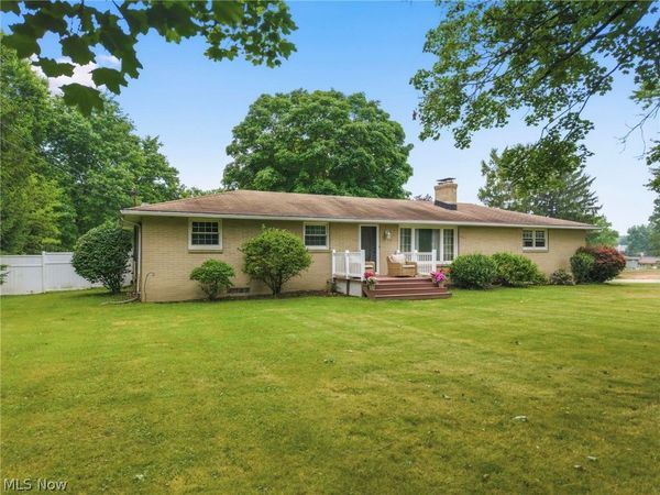 5147 Broadway Avenue NE, Louisville, OH 44641
