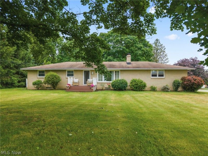 5147 Broadway Avenue NE, Louisville, OH 44641 Photo 2