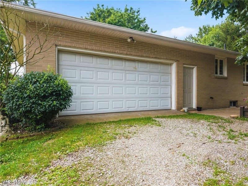 5147 Broadway Avenue NE, Louisville, OH 44641 Photo 8