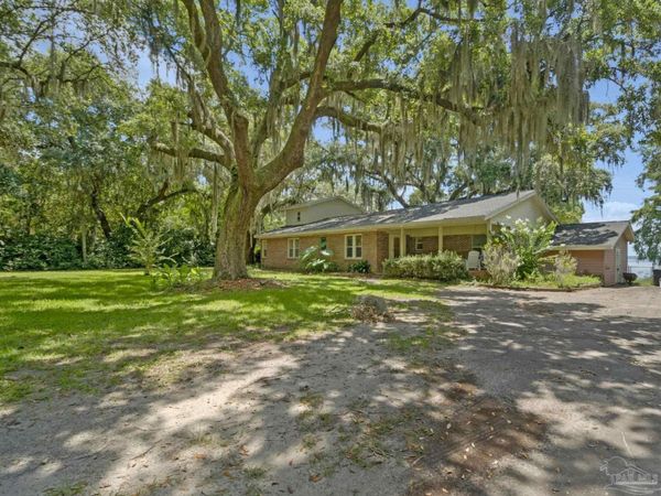 7079 Oak St, Milton, FL 32583