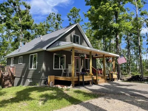 3074 Coolwater Avenue, Johannesburg, MI 49751