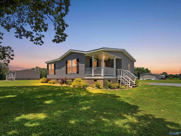 953 Briarwood Drive, Arab, AL 35016
