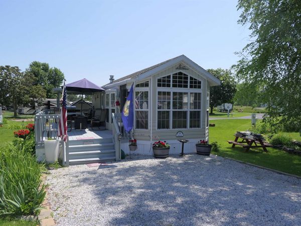 17 Eagle Lane, Unit 17, South Hero, VT 06586