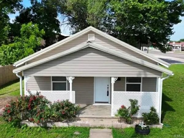 105 S B Street, Davis, OK 73030
