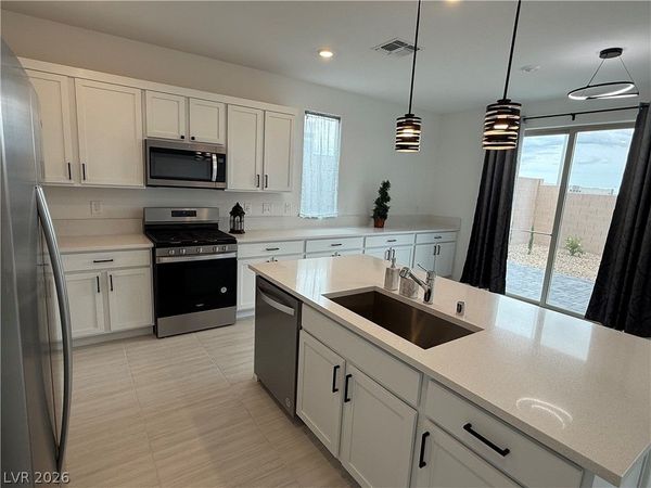 7562 Quail Rock Avenue , Las Vegas, NV 89113