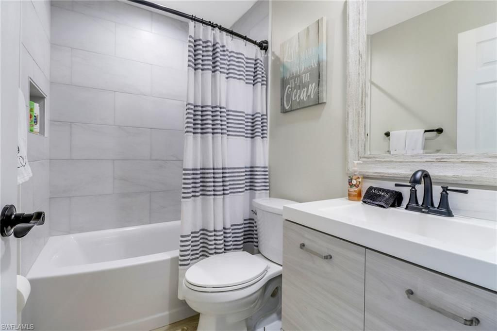 1358 Derbyshire Ct, Unit F201, Naples, FL 34116 Photo