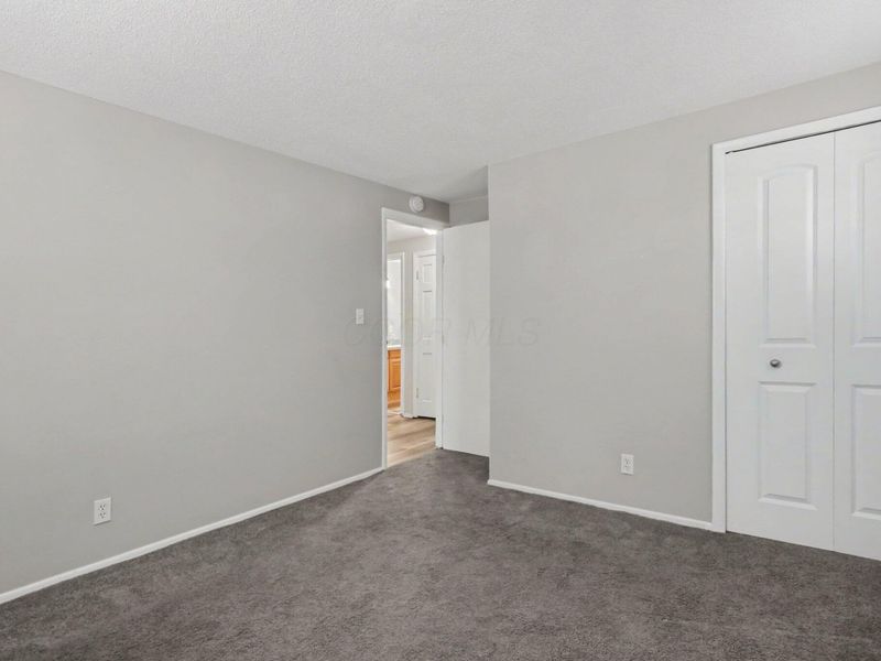 5266 Carbondale Drive, Columbus, OH 43232 Photo 9