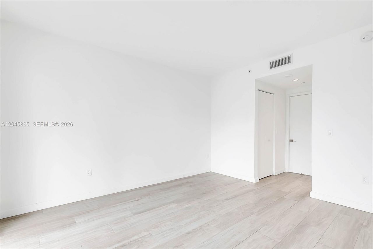 55 SW 9th St , Unit 3104, Miami, FL 33130 Photo