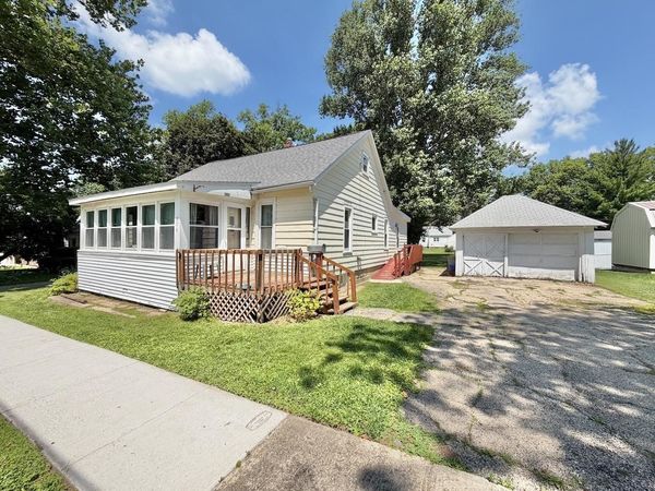 206 W Main Street, MOUNT MORRIS, IL 61054