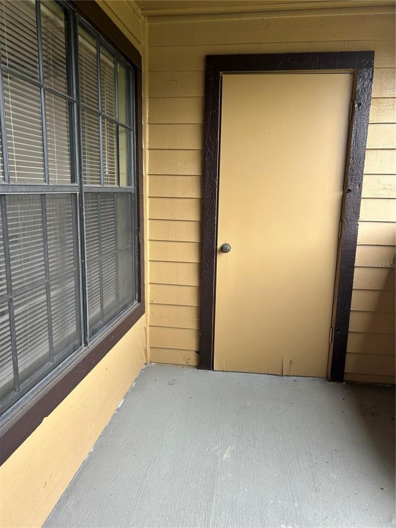 380 Lakepointe Drive, Unit 202, Altamonte Springs, FL 32701 Photo