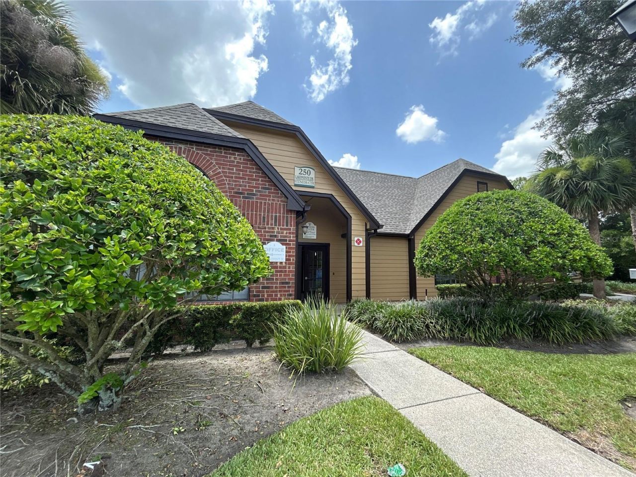 380 Lakepointe Drive, Unit 202, Altamonte Springs, FL 32701 Photo