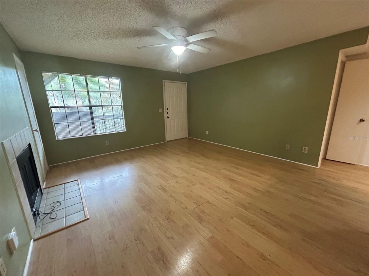 380 Lakepointe Drive, Unit 202, Altamonte Springs, FL 32701 Photo