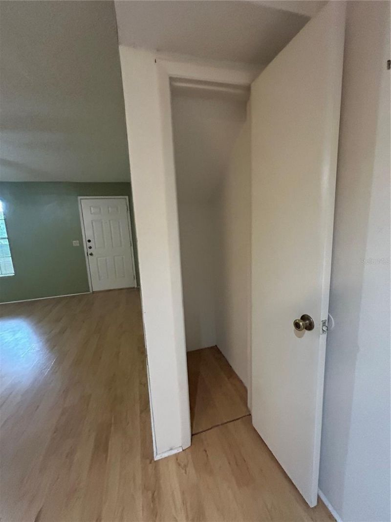 380 Lakepointe Drive, Unit 202, Altamonte Springs, FL 32701 Photo
